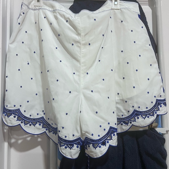 Artisanal Embroidered Shorts - Picture 3 of 6